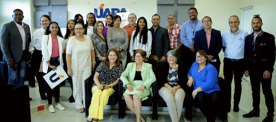 UAPA entrega premios ganadores concurso de cuentos cortos sobre los valores3