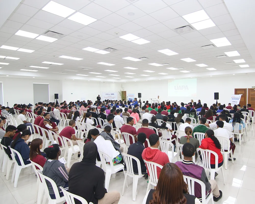 Asociacion Mocana y UAPA ofrecen charla orientacion vocacional a estudiantes de secundaria