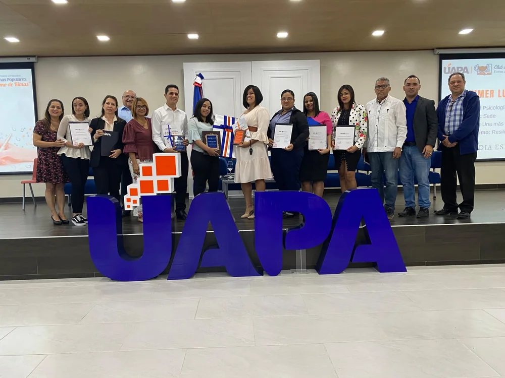 UAPA entrega premios a ganadores del II Concurso Literario Decimas Populares a Ritmo de Rimas1