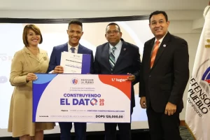 Mario Alfredo Corcino de la UAPA ganador del concurso