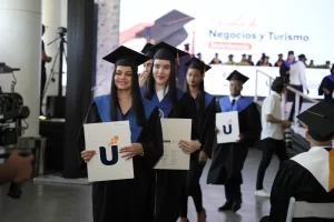 UAPA ha graduado más de 50 mil profesionales en 30 años 8 UAP05078