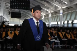Uriel Herrera duró 15 años postrado en cama y logró graduarse con honores en la UAPA 1 UAP07110