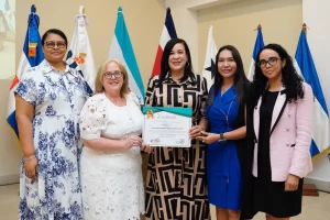 ACAP reconoce a la UAPA por sus 30 años de aportes a la educación 1 reconocmieto de la ACAP a la UAPA
